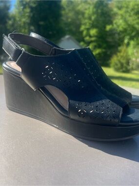 Lauren Blackwell Black Perforated Wedge Slingback Sandals Faux Leather Size 9